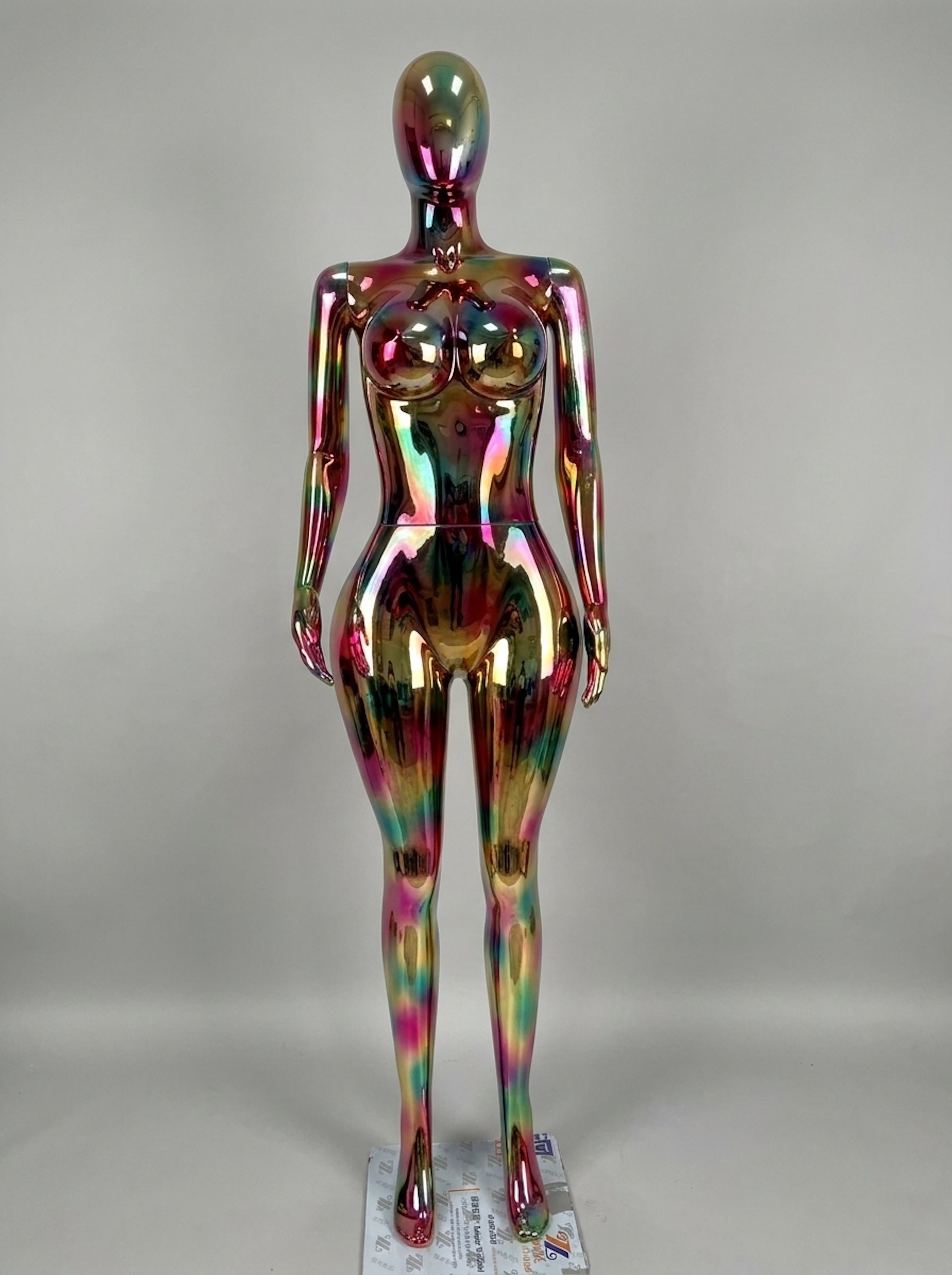 Connec Haute-Couture Iridescent Rainbow Chrome Female Mannequin (Abstract Oval Head)