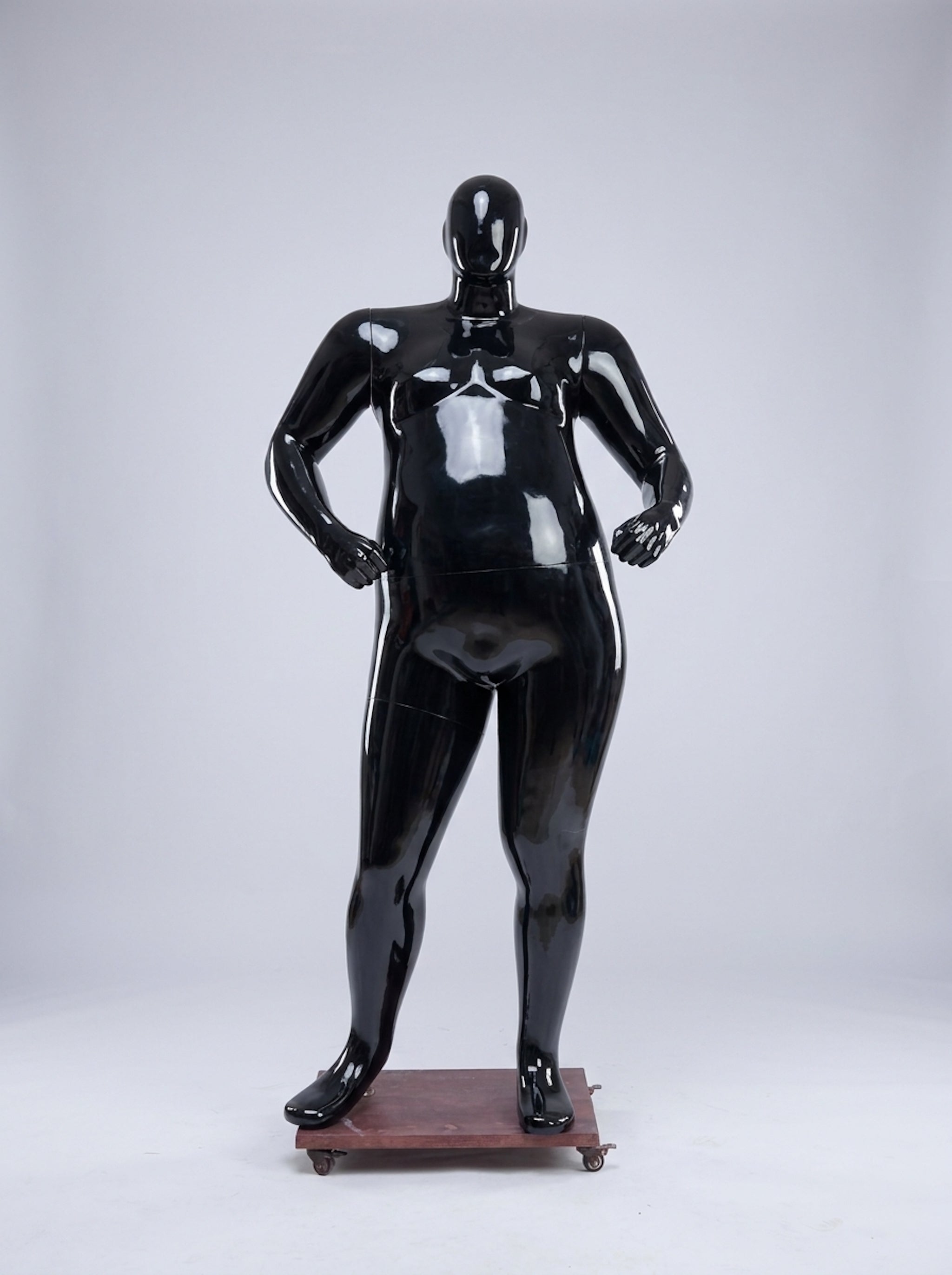 Premium Plus-Size Male Mannequin – High-Gloss Obsidian Finish