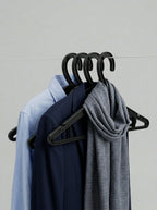 Black Plastic Clothes Hangers (10pcs)
