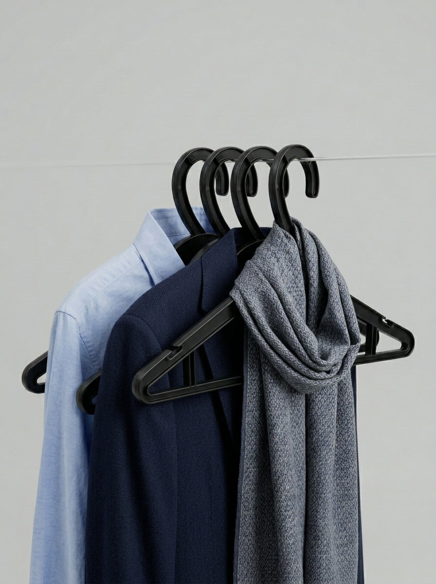 Black Plastic Clothes Hangers (10pcs)