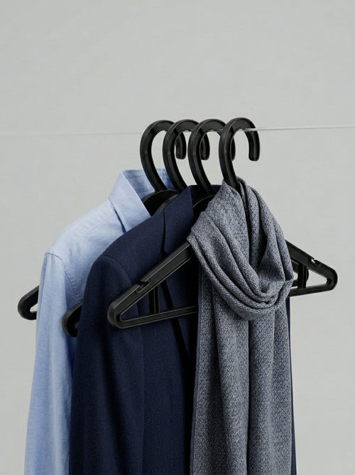 Black Plastic Clothes Hangers (10pcs)