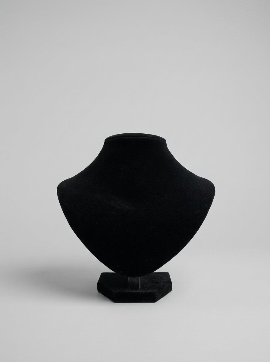 Velvet necklace display small – Tanzania