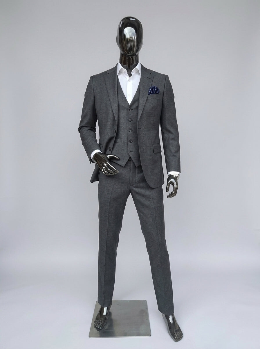 Connec High-Gloss Obsidian Male Mannequin (Hand on Hip — Style C)