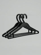 Black Plastic Clothes Hangers (10pcs)
