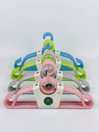 Plastic garment hangers 5 pieces – photo 4